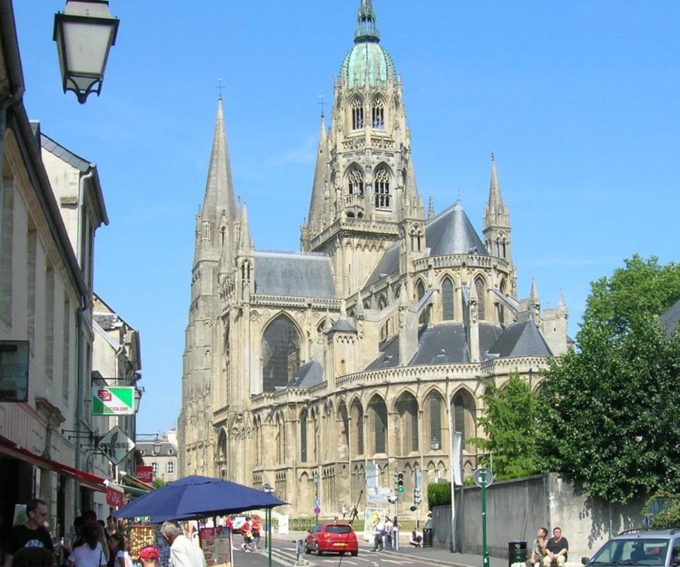 Les Pommiers Duplex Cosy Tout Confort Dans Maison Neuve Avec Terrasse Entree Independante 5 Mn De Bayeux Et 10 Mn Plage Du Debarquement Sommervieu Exteriör bild